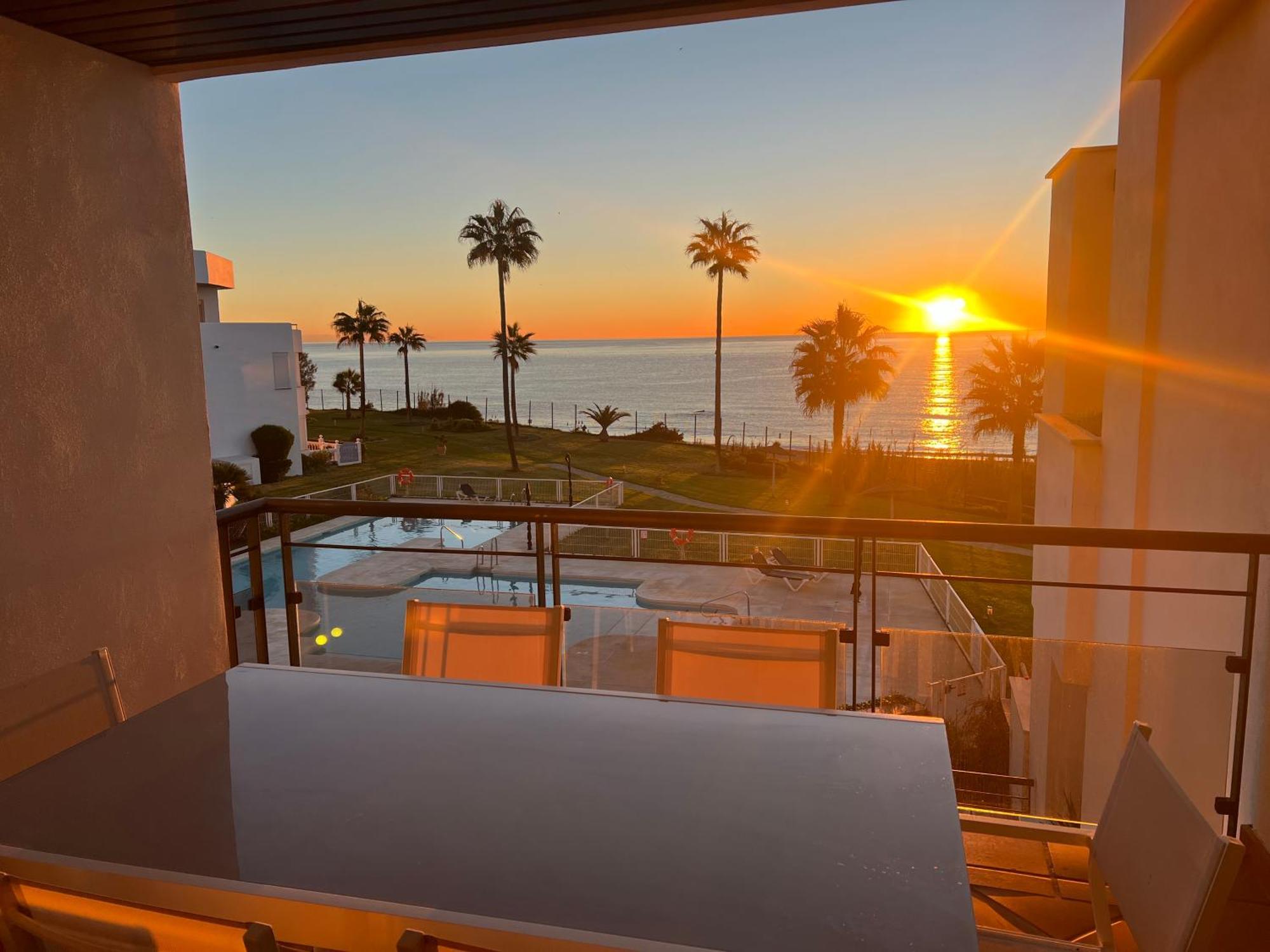 Sunrise Beach Front - Casares Del Mar ภายนอก รูปภาพ