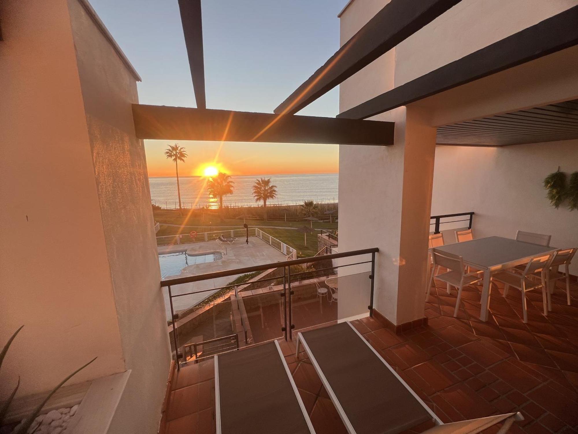 Sunrise Beach Front - Casares Del Mar ภายนอก รูปภาพ